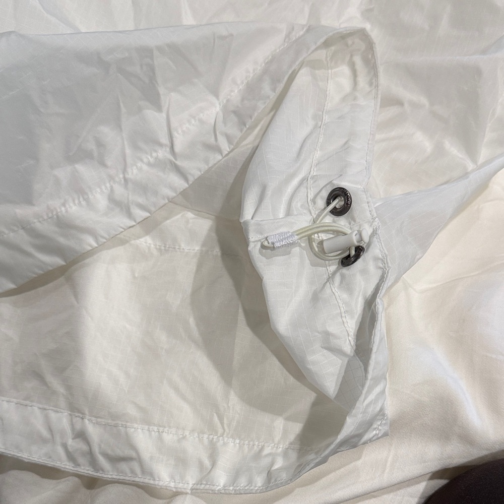 Vuori white wind breaker pullover - Picture 5 of 5